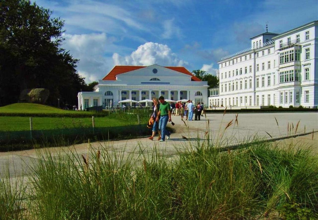 Ostsee Hotel-Pension An Der Lindenallee Бад-Доберан Екстер'єр фото